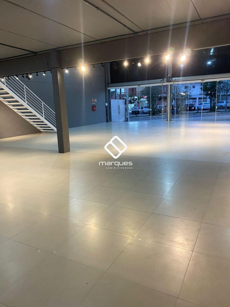 Prédio Comercial com 321m² à venda no bairro Laranjal, Pelotas