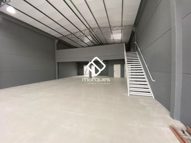 Prédio Comercial com 321m² à venda no bairro Laranjal, Pelotas