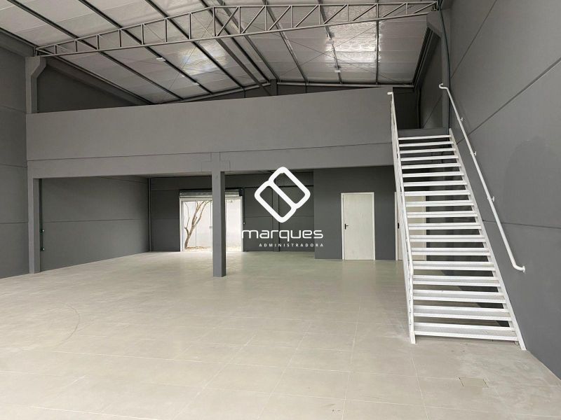 Prédio Comercial com 321m² à venda no bairro Laranjal, Pelotas