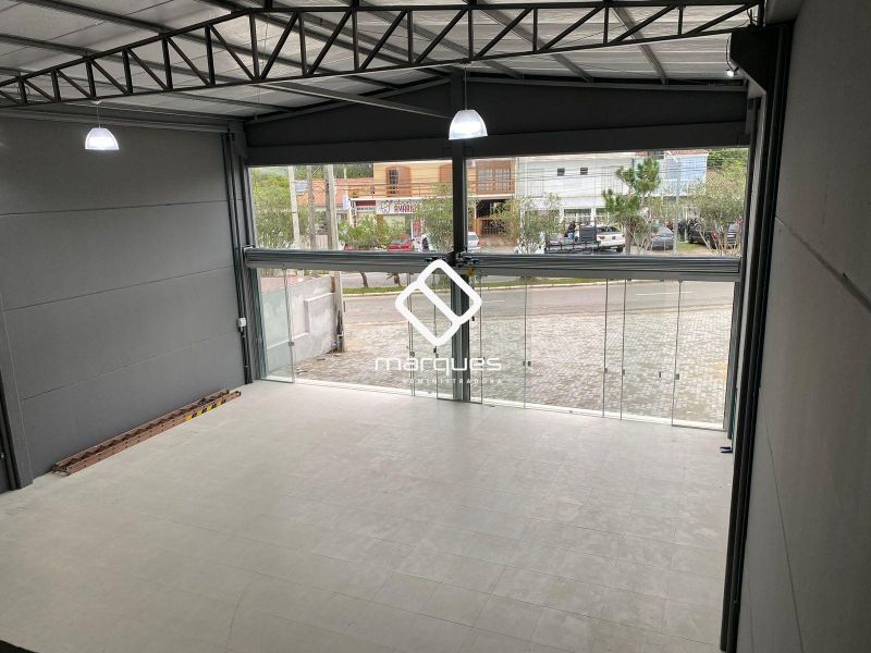 Prédio Comercial com 321m² à venda no bairro Laranjal, Pelotas