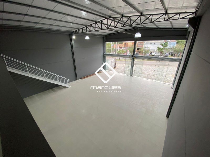 Prédio Comercial com 321m² à venda no bairro Laranjal, Pelotas
