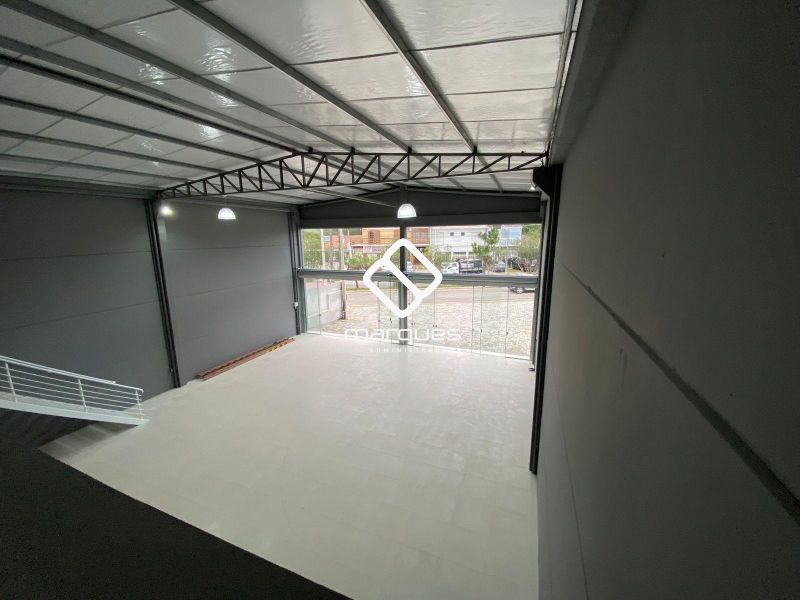 Prédio Comercial com 321m² à venda no bairro Laranjal, Pelotas