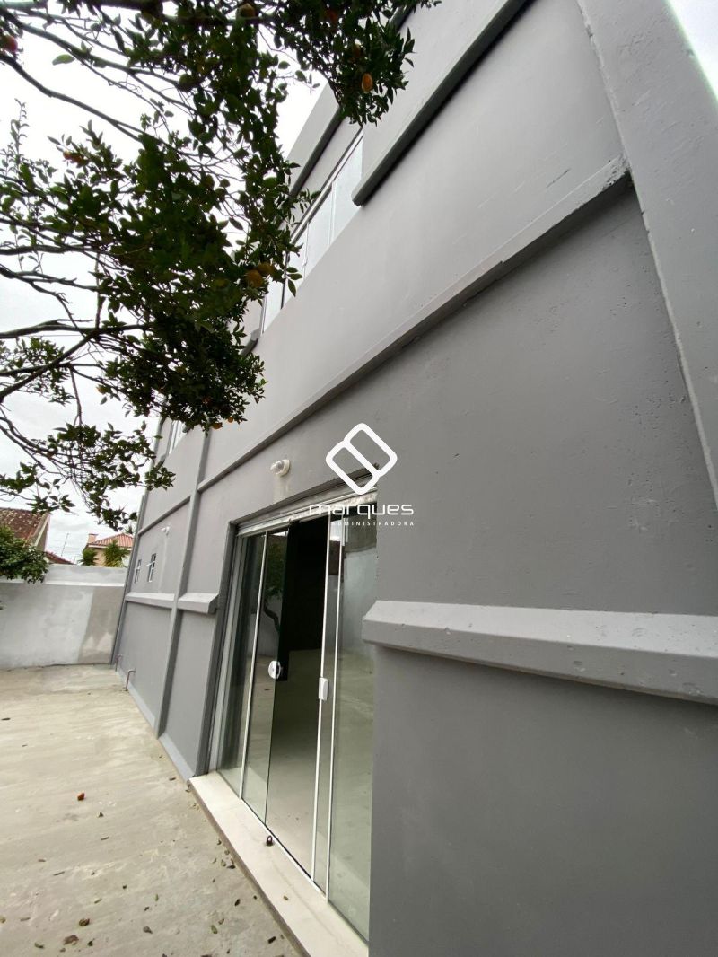 Prédio Comercial com 321m² à venda no bairro Laranjal, Pelotas