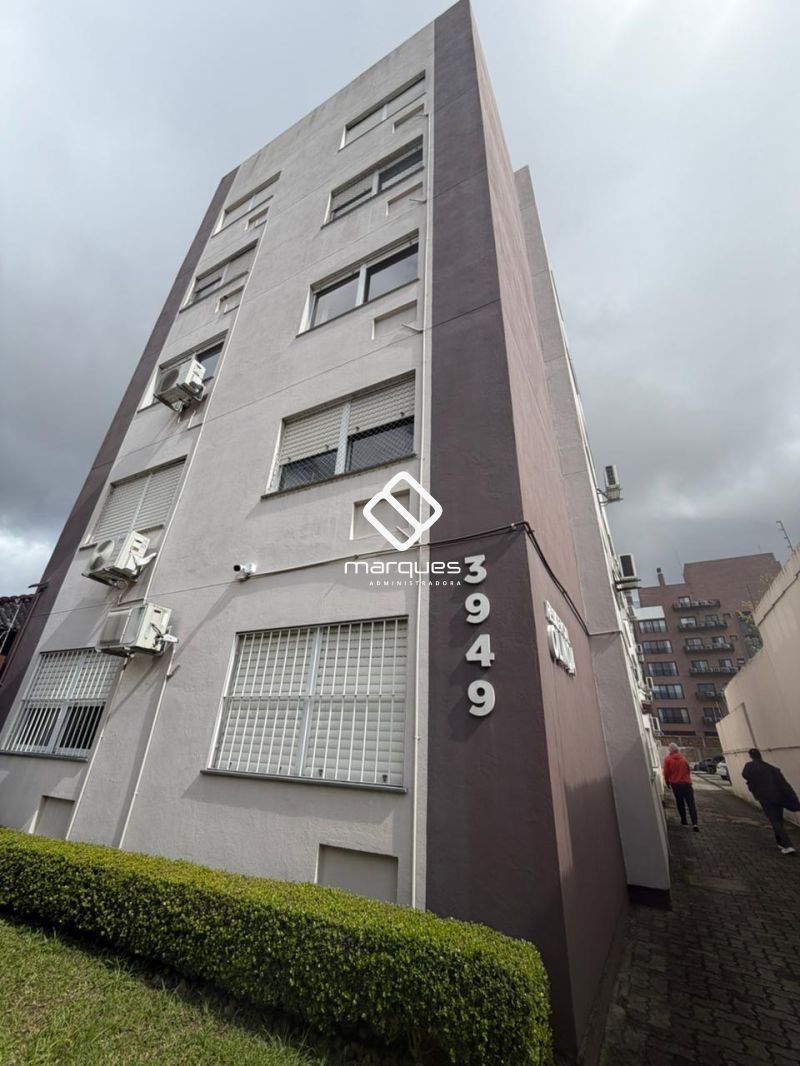 Apartamento com 3 quartos, 2 banheiros e 80m² à venda no bairro Centro, Pelotas