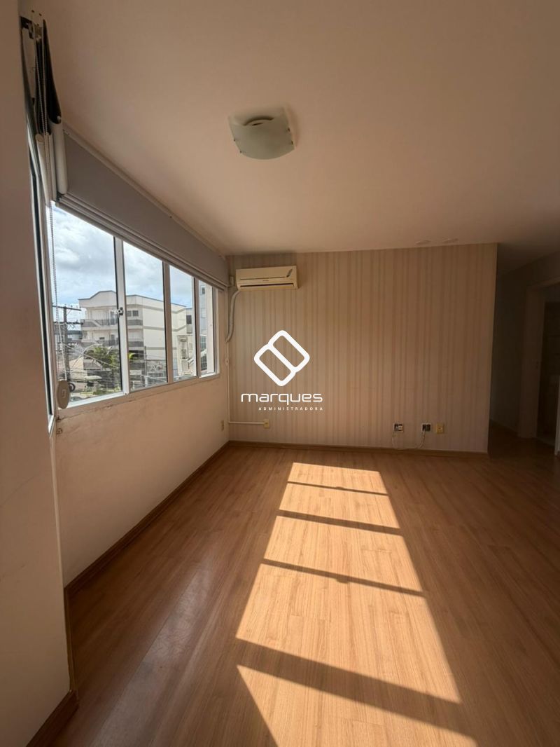 Apartamento com 3 quartos, 2 banheiros e 80m² à venda no bairro Centro, Pelotas