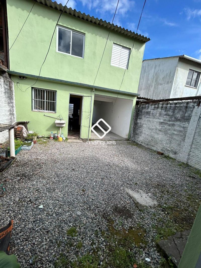 Sobrado com 2 quartos, 2 banheiros e 109m² à venda no bairro Três Vendas, Pelotas