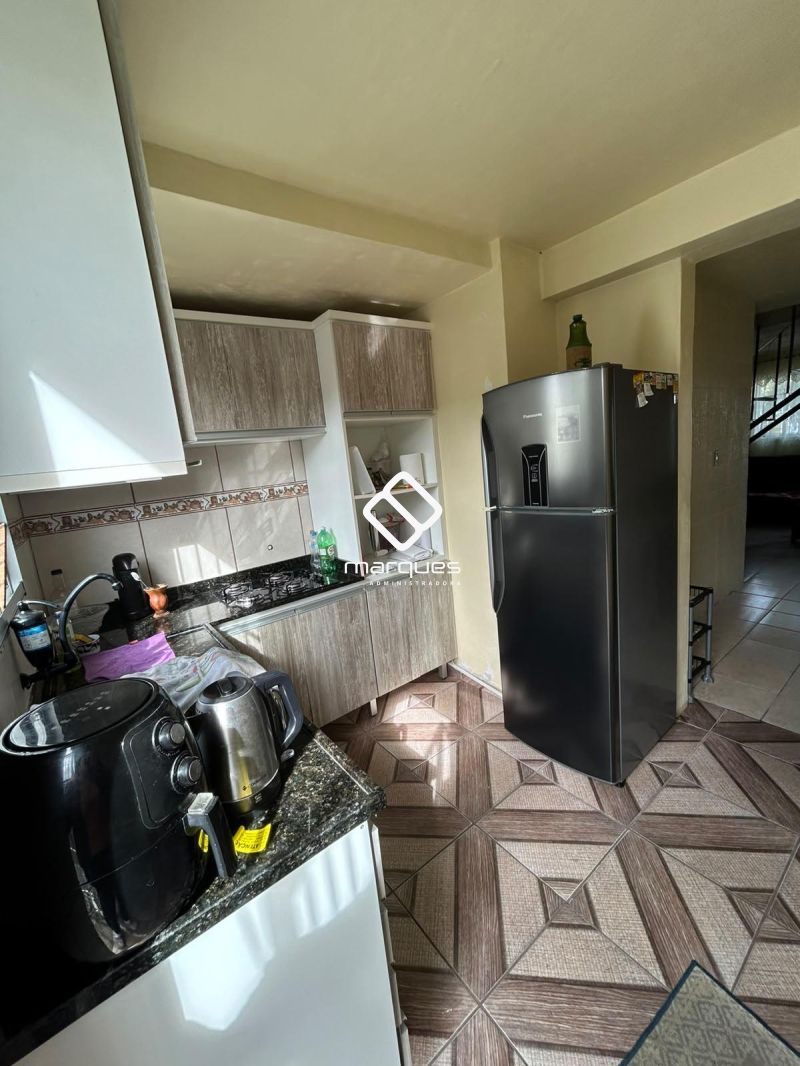 Sobrado com 2 quartos, 2 banheiros e 109m² à venda no bairro Três Vendas, Pelotas