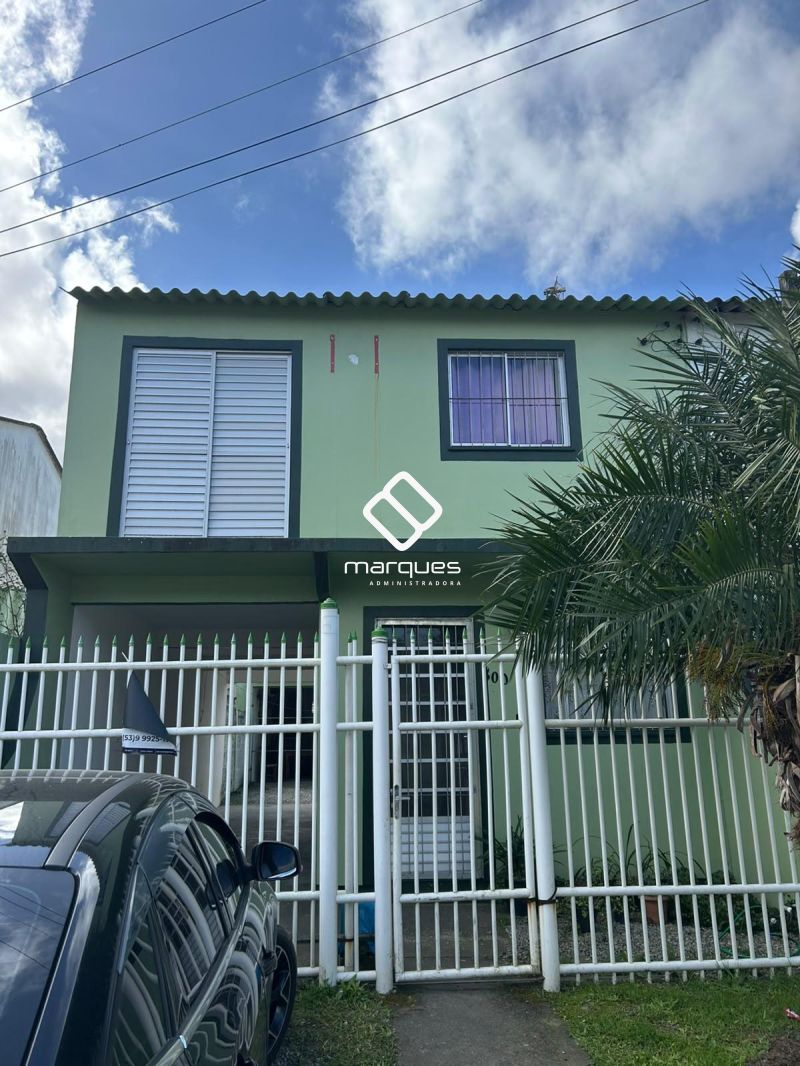 Sobrado com 2 quartos, 2 banheiros e 109m² à venda no bairro Três Vendas, Pelotas