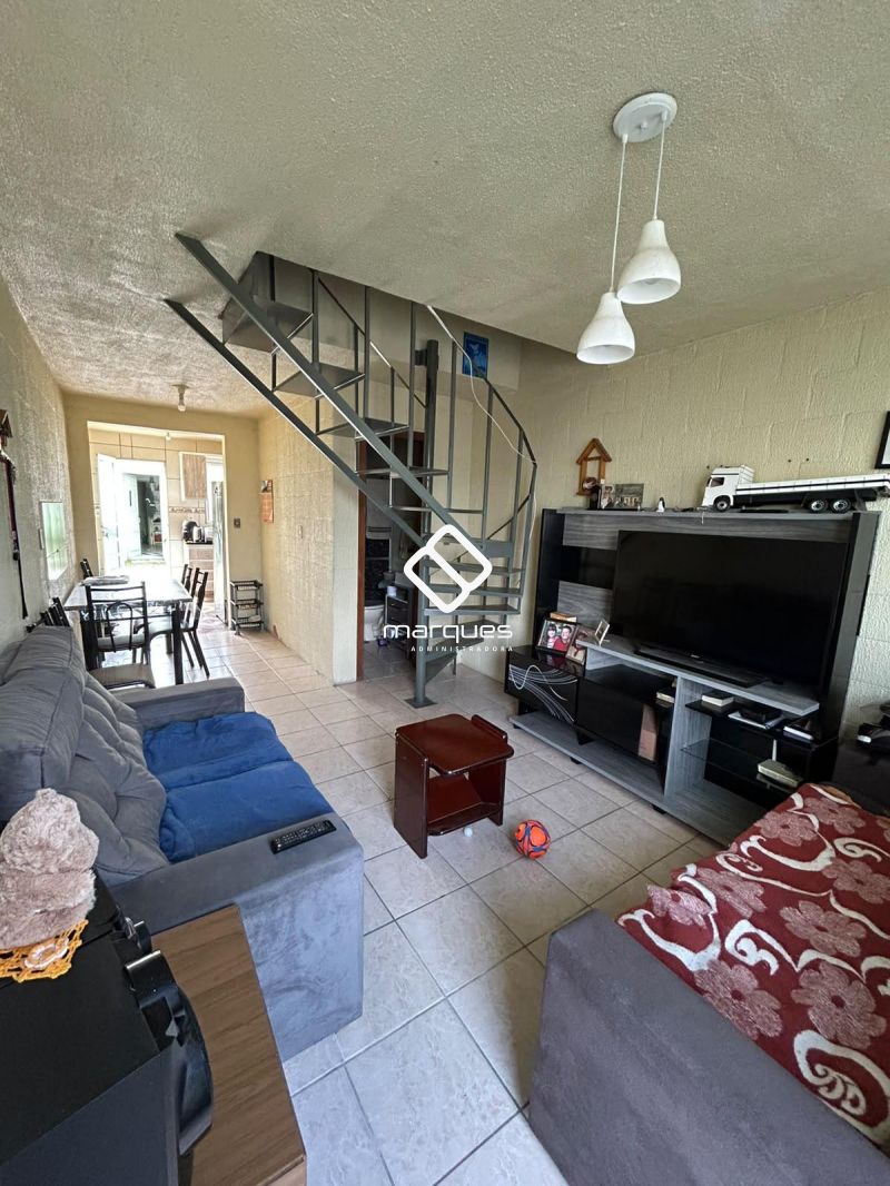 Sobrado com 2 quartos, 2 banheiros e 109m² à venda no bairro Três Vendas, Pelotas