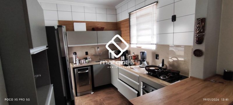 Casa com 2 quartos, 2 banheiros e 145m² à venda no bairro Três Vendas, Pelotas
