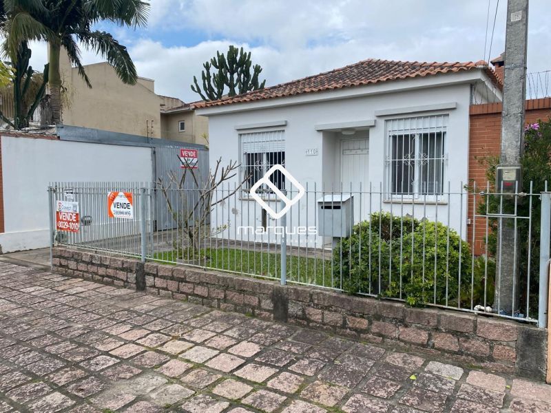 Casa com 2 quartos, 2 banheiros e 145m² à venda no bairro Três Vendas, Pelotas
