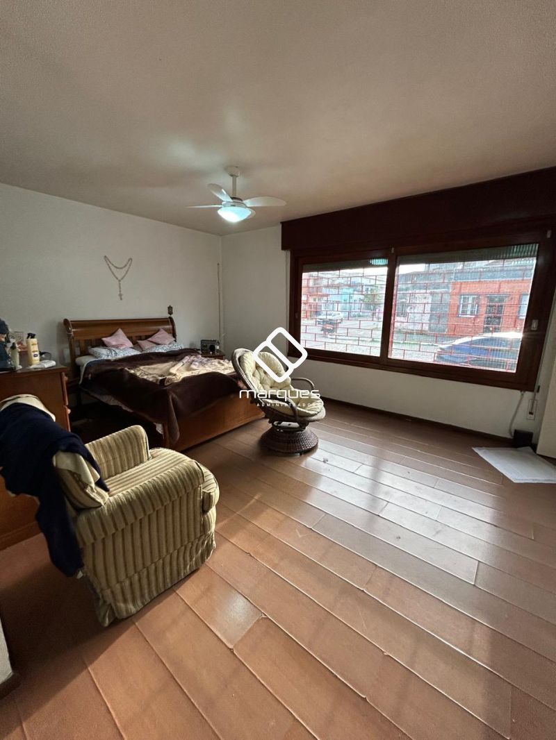 Casa com 3 quartos, 3 banheiros e 200m² à venda no bairro Centro, Pelotas