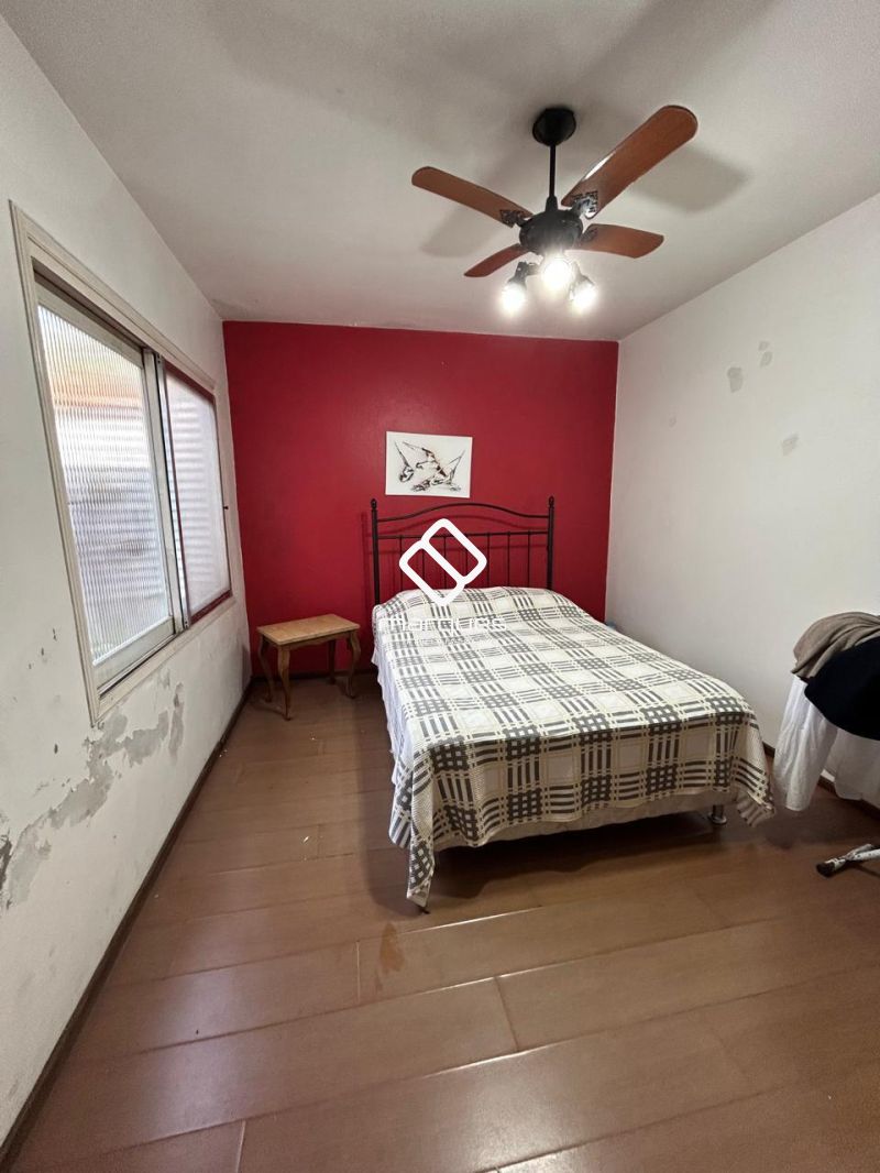 Casa com 3 quartos, 3 banheiros e 200m² à venda no bairro Centro, Pelotas