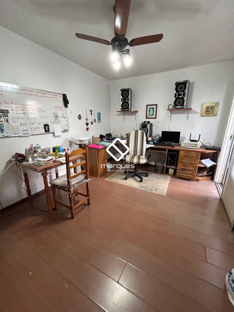 Casa com 3 quartos, 3 banheiros e 200m² à venda no bairro Centro, Pelotas