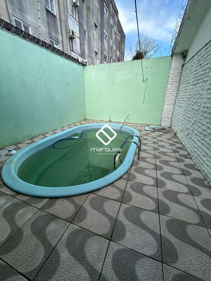 Casa com 3 quartos, 3 banheiros e 200m² à venda no bairro Centro, Pelotas