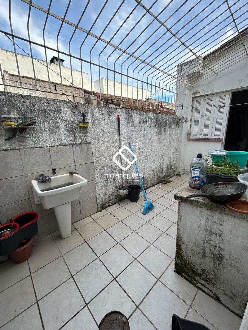 Casa com 3 quartos, 3 banheiros e 200m² à venda no bairro Centro, Pelotas