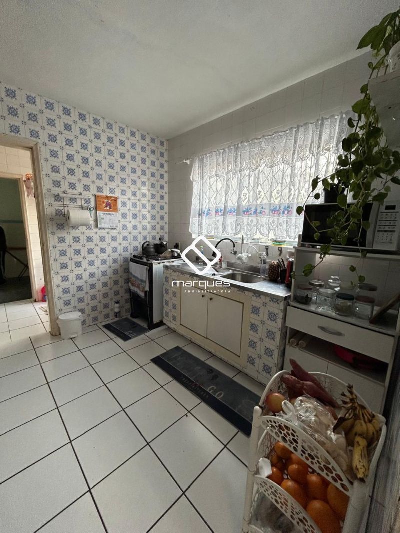 Casa com 3 quartos, 3 banheiros e 200m² à venda no bairro Centro, Pelotas