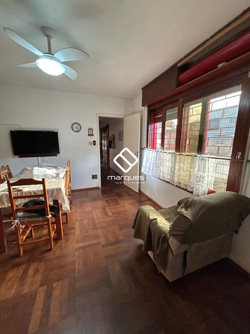 Casa com 3 quartos, 3 banheiros e 200m² à venda no bairro Centro, Pelotas