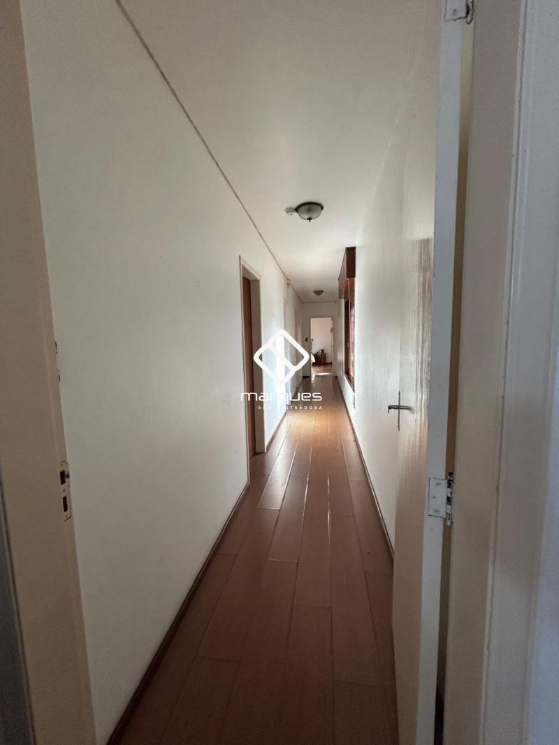 Casa com 3 quartos, 3 banheiros e 200m² à venda no bairro Centro, Pelotas
