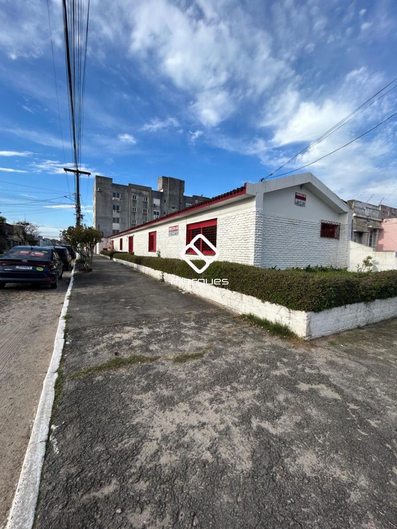 Casa com 3 quartos, 3 banheiros e 200m² à venda no bairro Centro, Pelotas