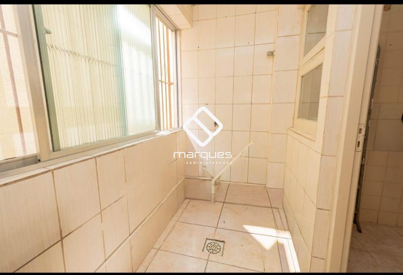 Apartamento com 3 quartos, 2 banheiros e 91m² à venda no bairro Centro, Pelotas