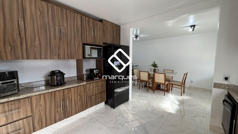 Casa com 5 quartos, 4 banheiros e 234m² à venda no bairro Fragata, Pelotas
