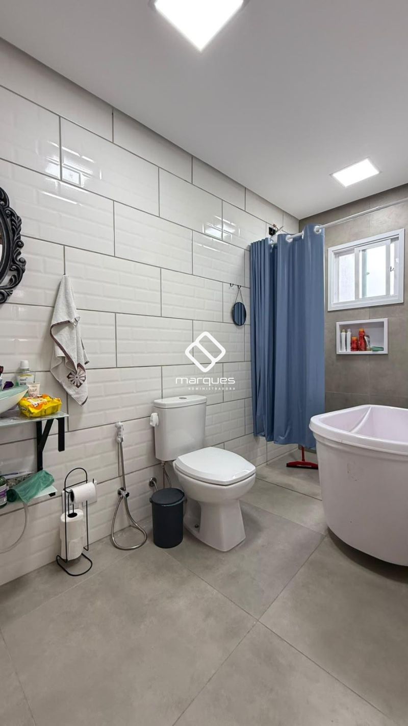 Casa com 5 quartos, 4 banheiros e 234m² à venda no bairro Fragata, Pelotas