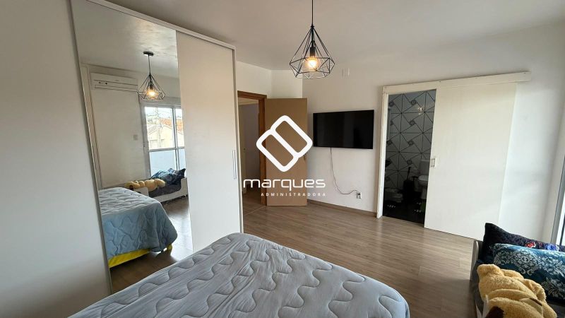 Casa com 5 quartos, 4 banheiros e 234m² à venda no bairro Fragata, Pelotas