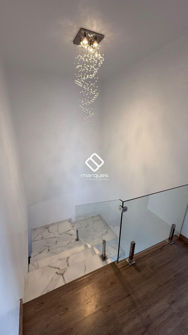 Casa com 5 quartos, 4 banheiros e 234m² à venda no bairro Fragata, Pelotas