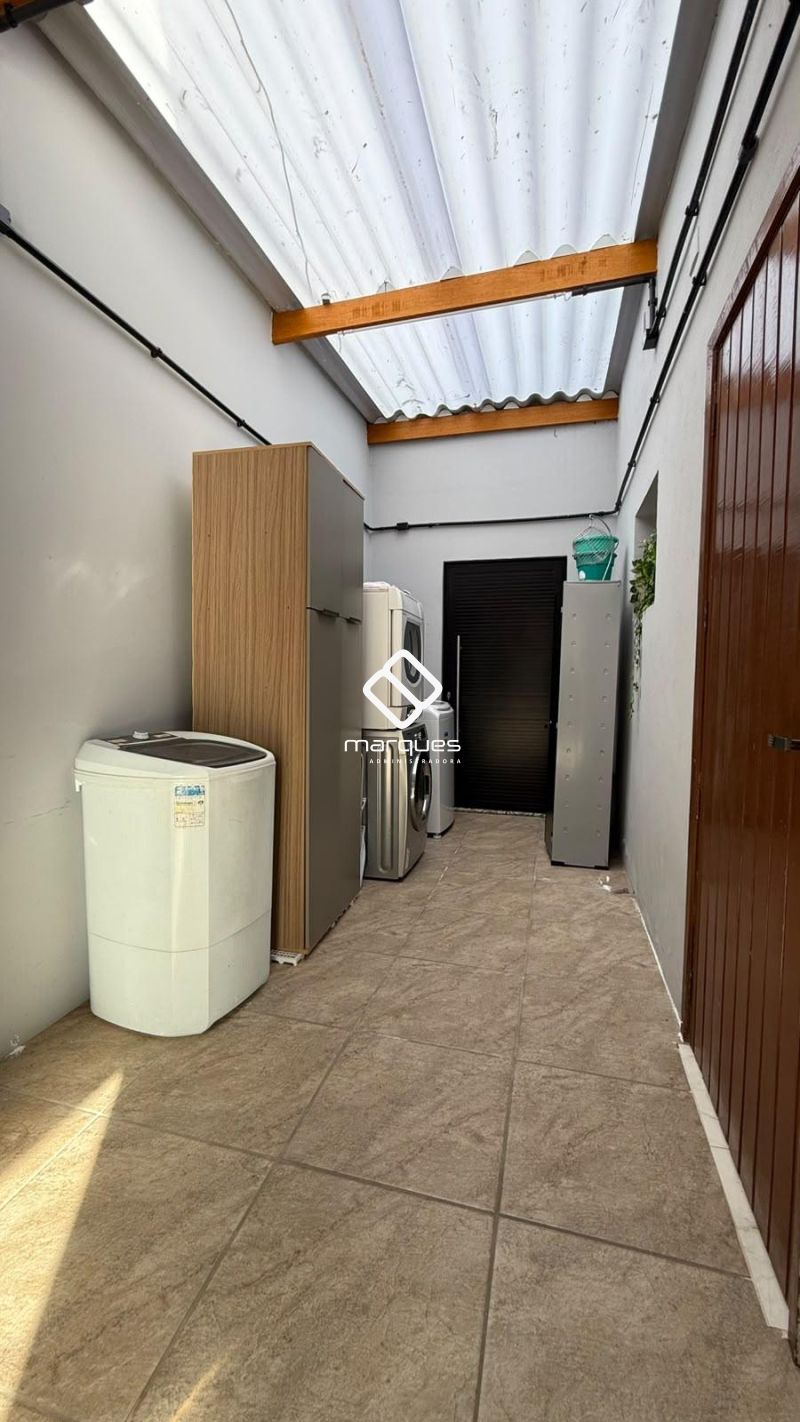 Casa com 5 quartos, 4 banheiros e 234m² à venda no bairro Fragata, Pelotas
