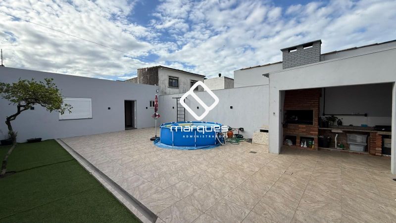 Casa com 5 quartos, 4 banheiros e 234m² à venda no bairro Fragata, Pelotas