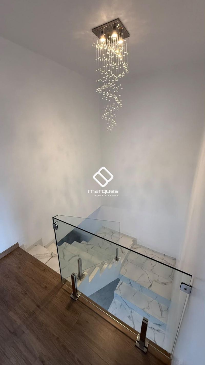 Casa com 5 quartos, 4 banheiros e 234m² à venda no bairro Fragata, Pelotas