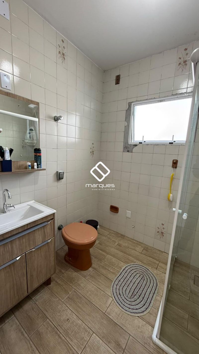 Casa com 5 quartos, 4 banheiros e 234m² à venda no bairro Fragata, Pelotas
