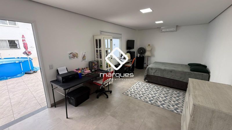 Casa com 5 quartos, 4 banheiros e 234m² à venda no bairro Fragata, Pelotas