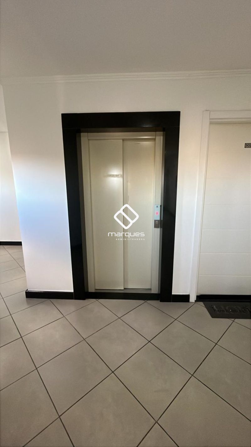 Apartamento com 2 quartos, 1 banheiro e 104m² à venda no bairro Centro, Pelotas