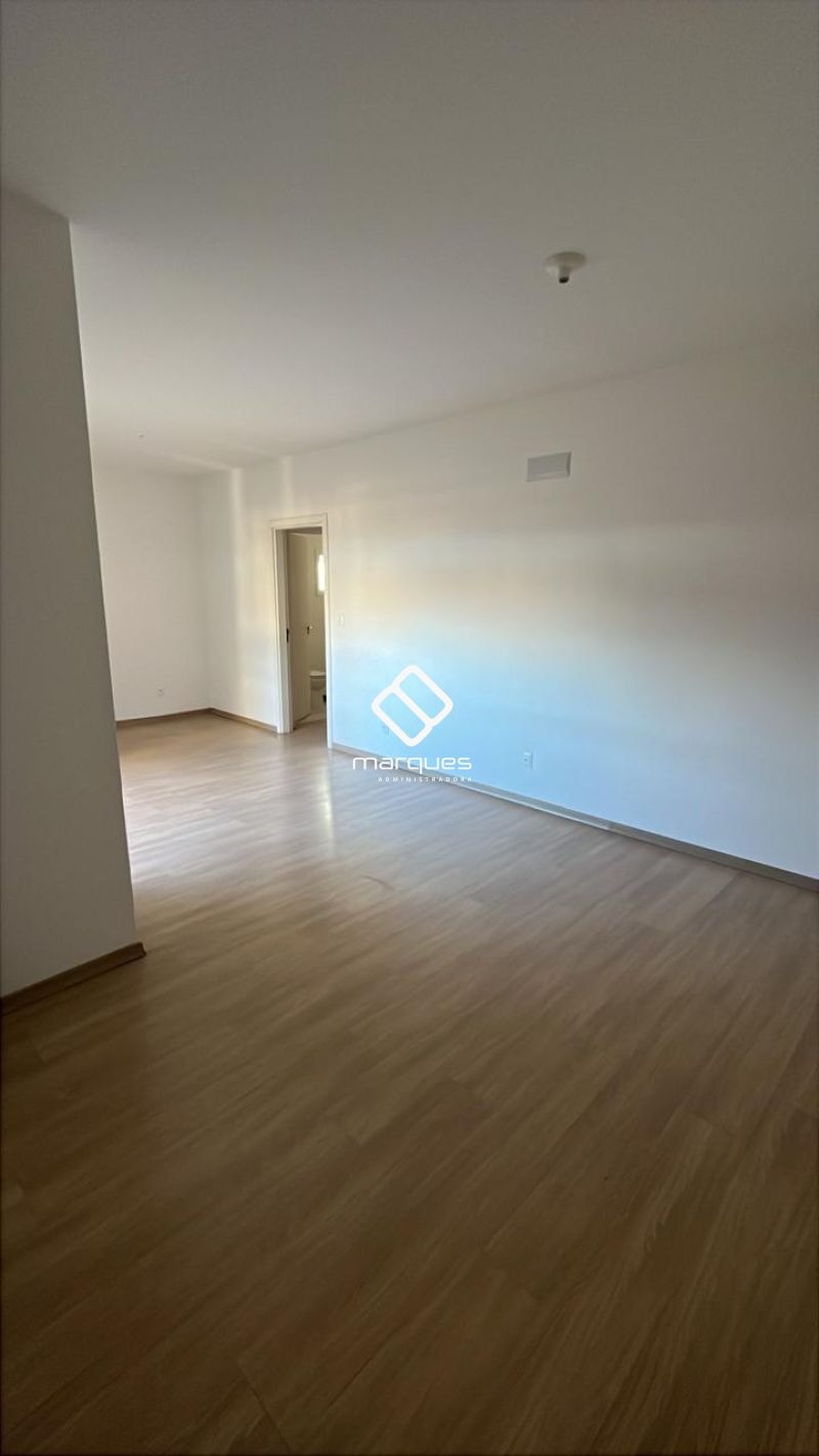 Apartamento com 2 quartos, 1 banheiro e 104m² à venda no bairro Centro, Pelotas