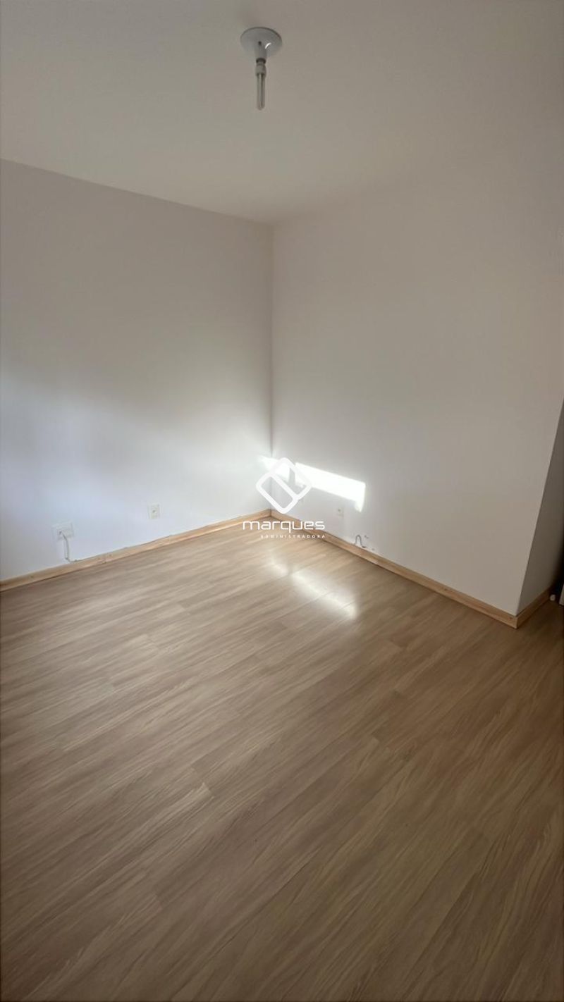 Apartamento com 2 quartos, 1 banheiro e 104m² à venda no bairro Centro, Pelotas