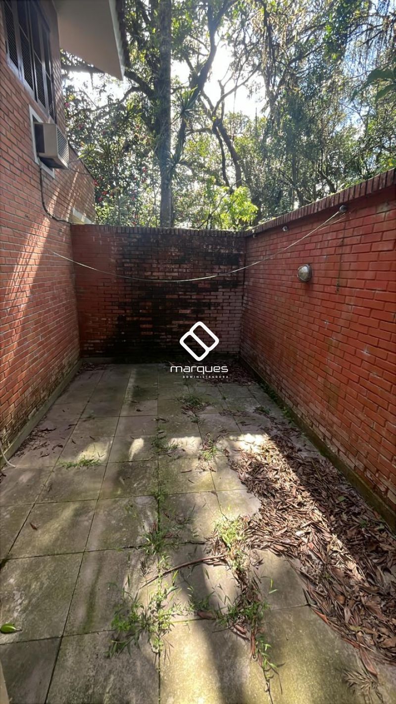 Casa com 5 quartos e 7 banheiros à venda no bairro Laranjal, Pelotas