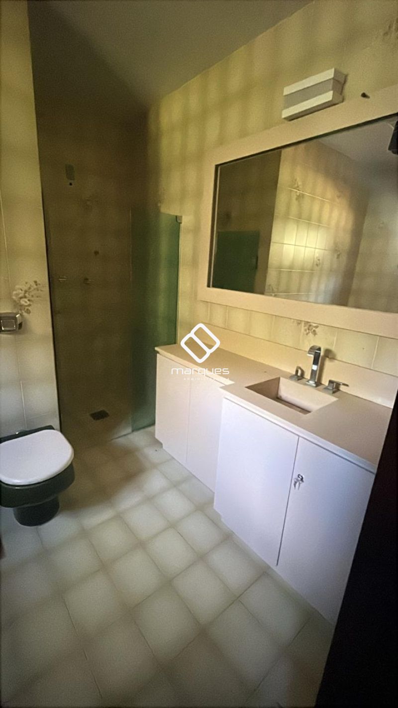 Casa com 5 quartos e 7 banheiros à venda no bairro Laranjal, Pelotas