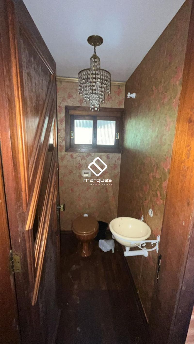 Casa com 5 quartos e 7 banheiros à venda no bairro Laranjal, Pelotas