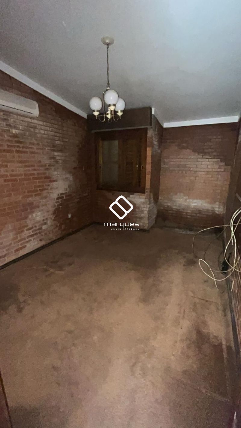 Casa com 5 quartos e 7 banheiros à venda no bairro Laranjal, Pelotas