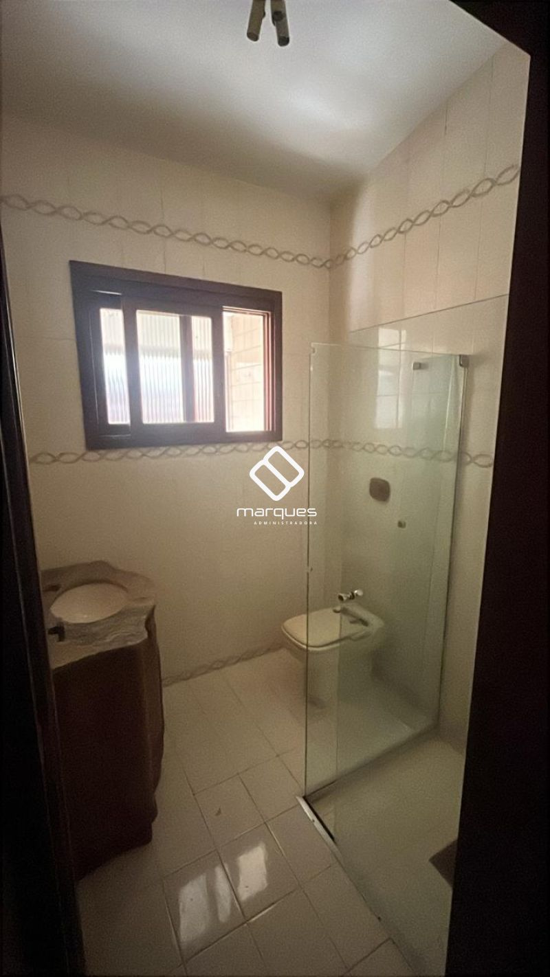 Casa com 5 quartos e 7 banheiros à venda no bairro Laranjal, Pelotas
