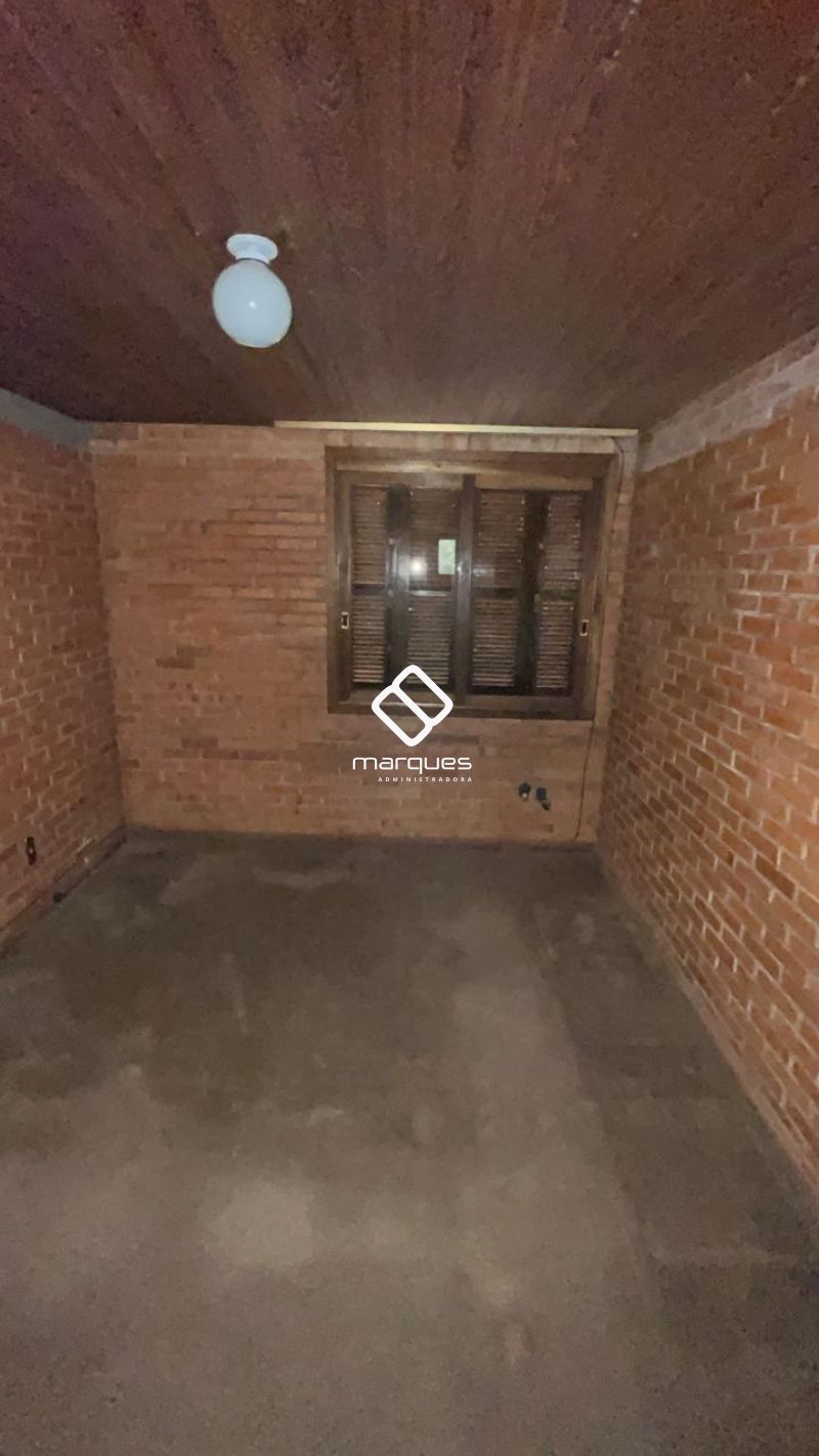 Casa com 5 quartos e 7 banheiros à venda no bairro Laranjal, Pelotas