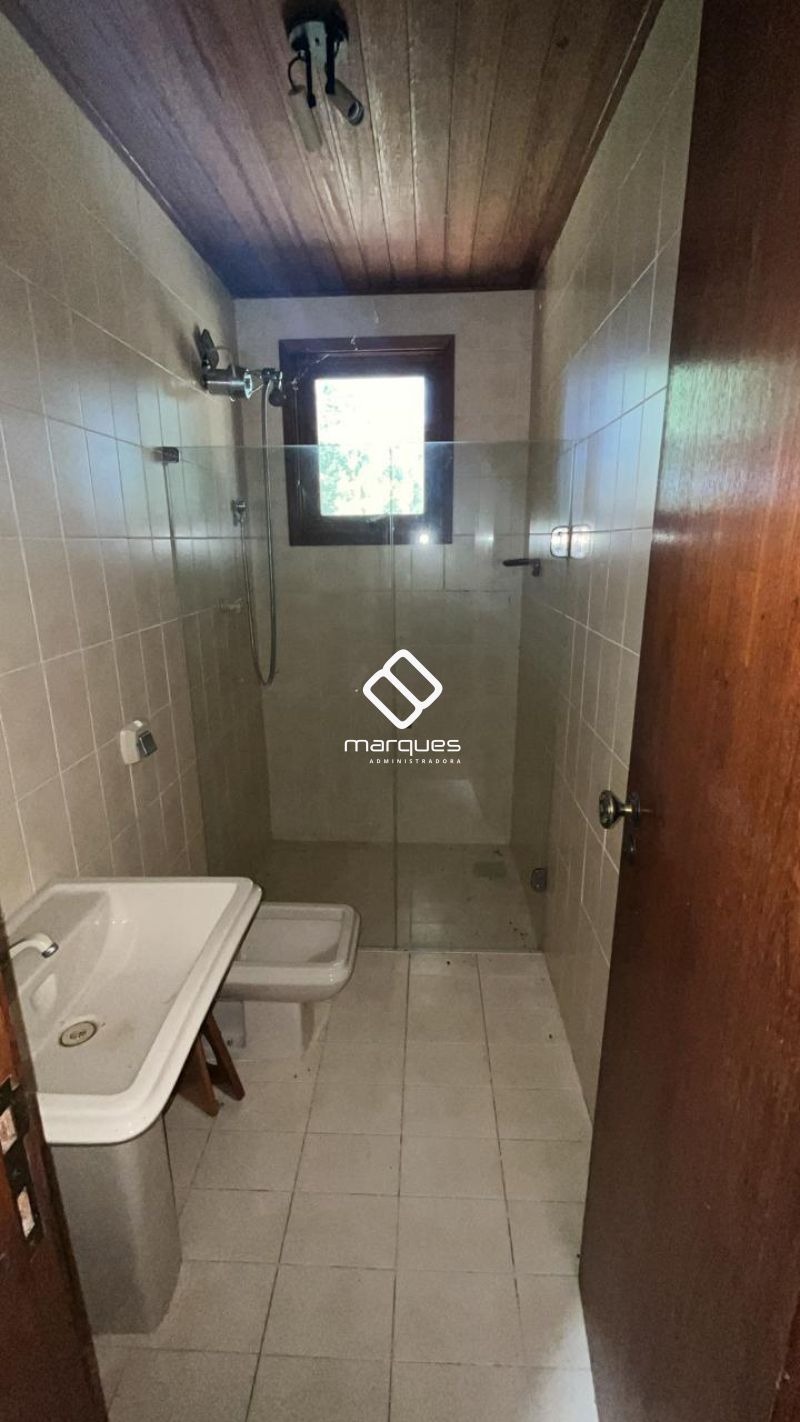 Casa com 5 quartos e 7 banheiros à venda no bairro Laranjal, Pelotas