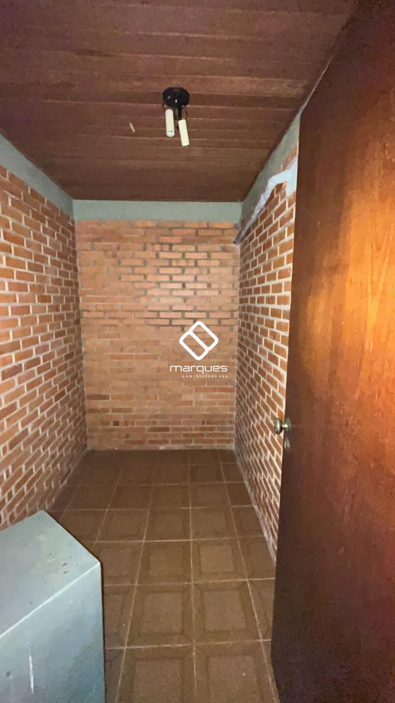 Casa com 5 quartos e 7 banheiros à venda no bairro Laranjal, Pelotas