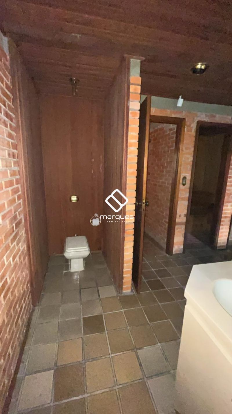Casa com 5 quartos e 7 banheiros à venda no bairro Laranjal, Pelotas