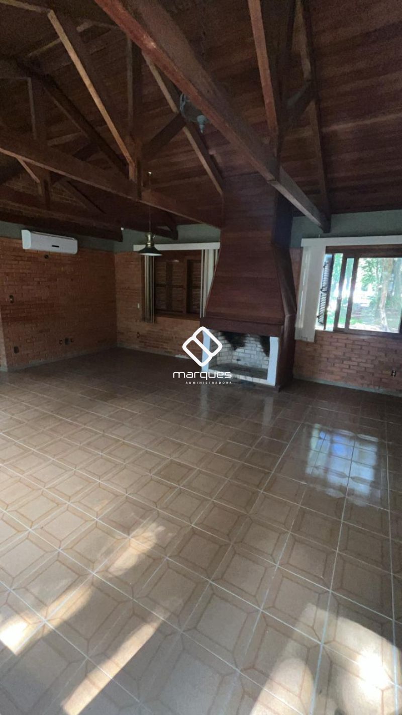 Casa com 5 quartos e 7 banheiros à venda no bairro Laranjal, Pelotas