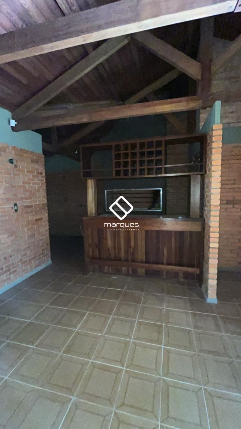 Casa com 5 quartos e 7 banheiros à venda no bairro Laranjal, Pelotas