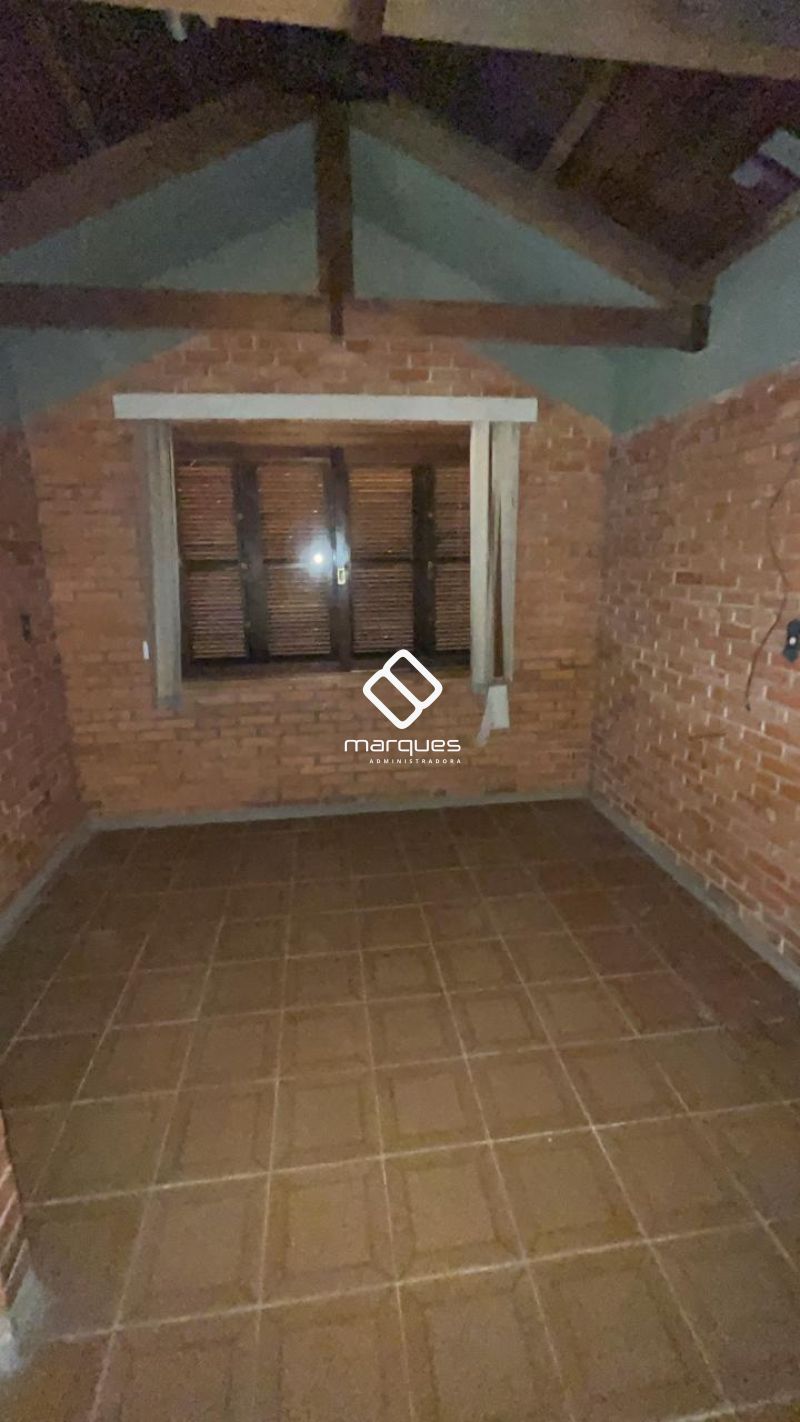 Casa com 5 quartos e 7 banheiros à venda no bairro Laranjal, Pelotas