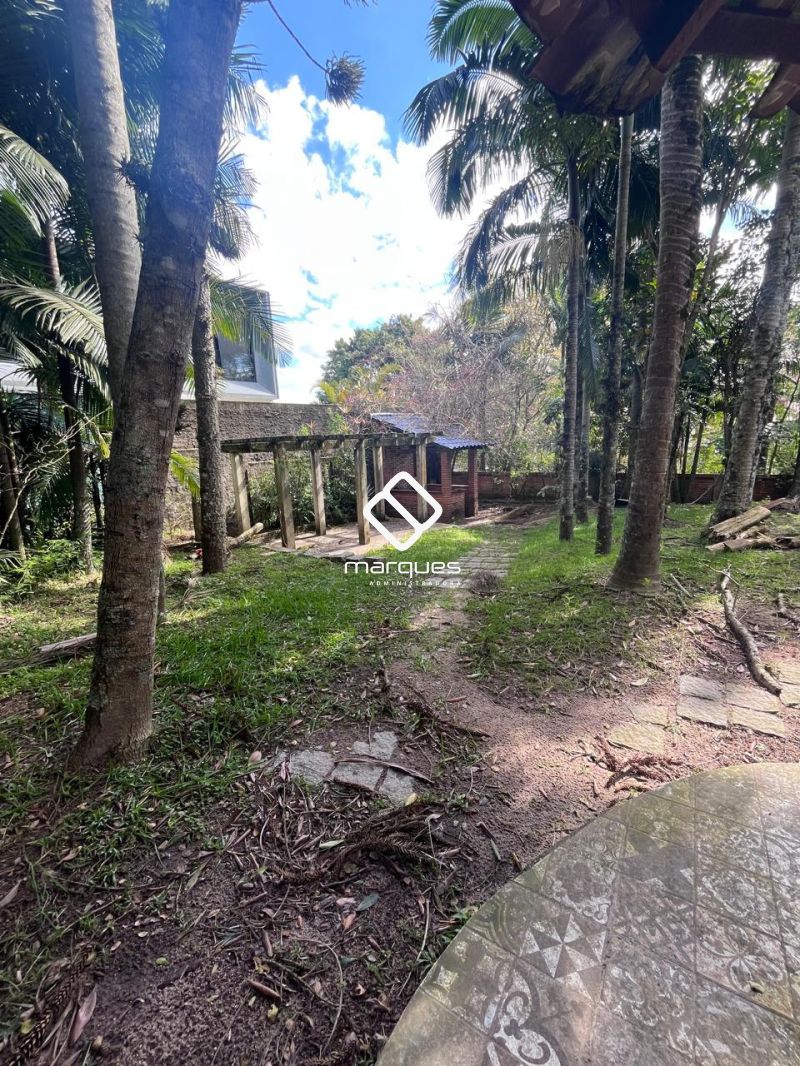 Casa com 5 quartos e 7 banheiros à venda no bairro Laranjal, Pelotas